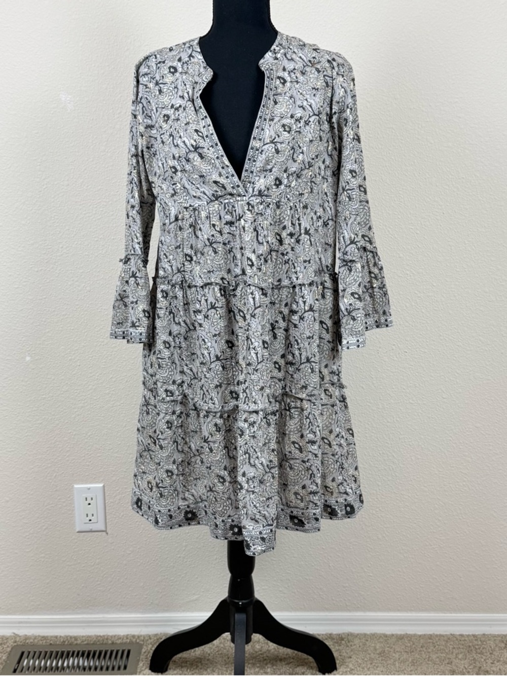 Lola Australia V Neck Empire Waist Floral Long Sleeve Boho Chic Resort Dress